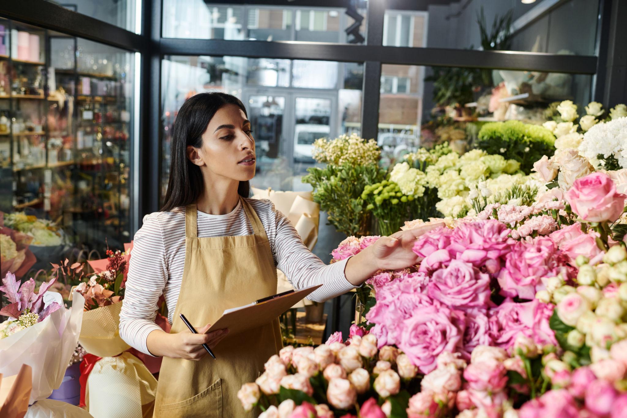 How to Pick the Freshest Flowers Every Time: Expert Tips from a Dubai Florist