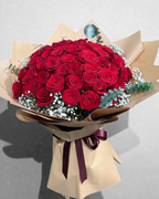 A Hundred Reasons | Luxury 100 Roses Flowers Dubai
